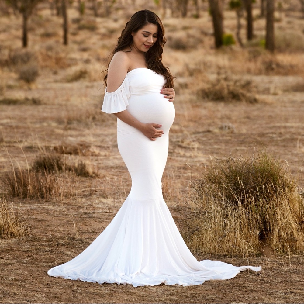 Maternity dress. White